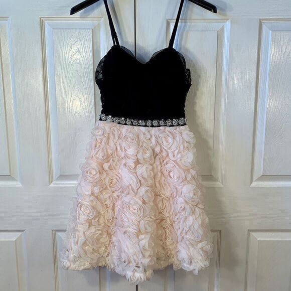 STUNNING BLACK & PINK FORMAL DRESS by DEB SIZE 11 - Picture 2 of 9